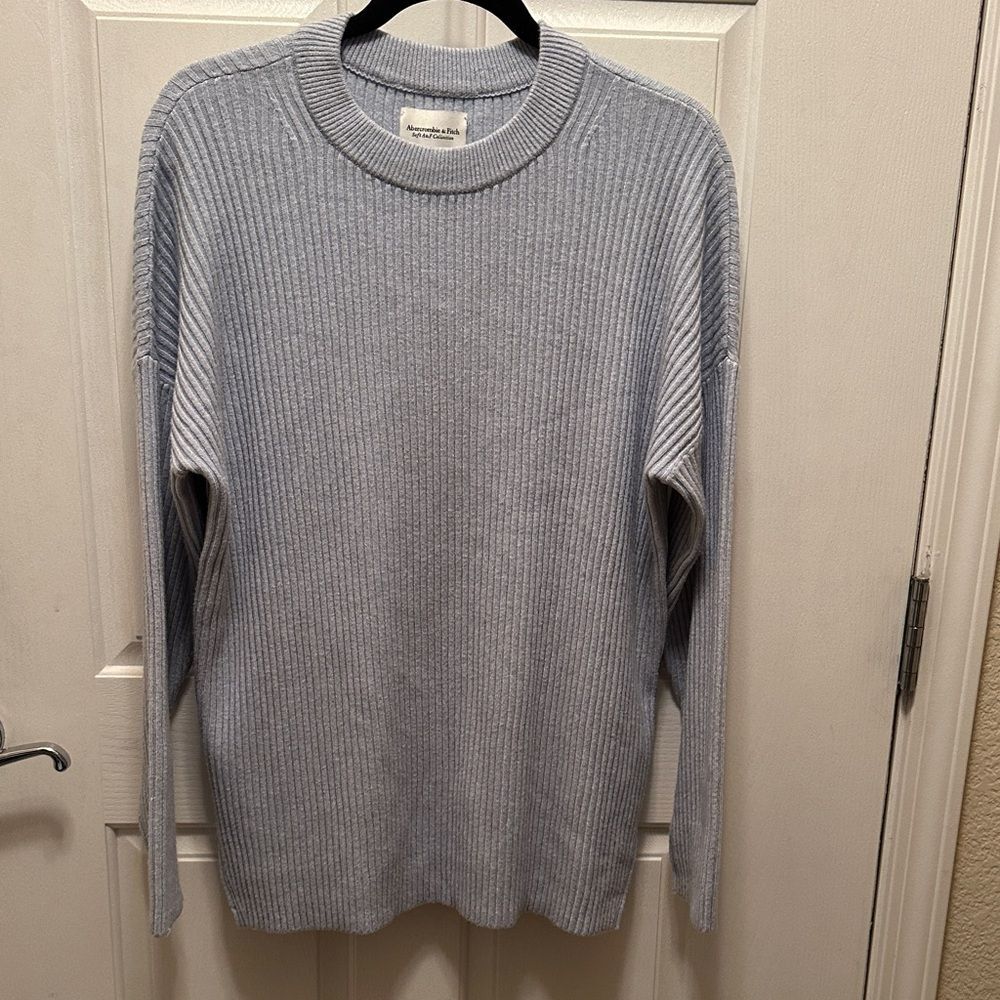 Abercrombie & Fitch Light Grayish Blue oversized Crewneck Sweater Size Small